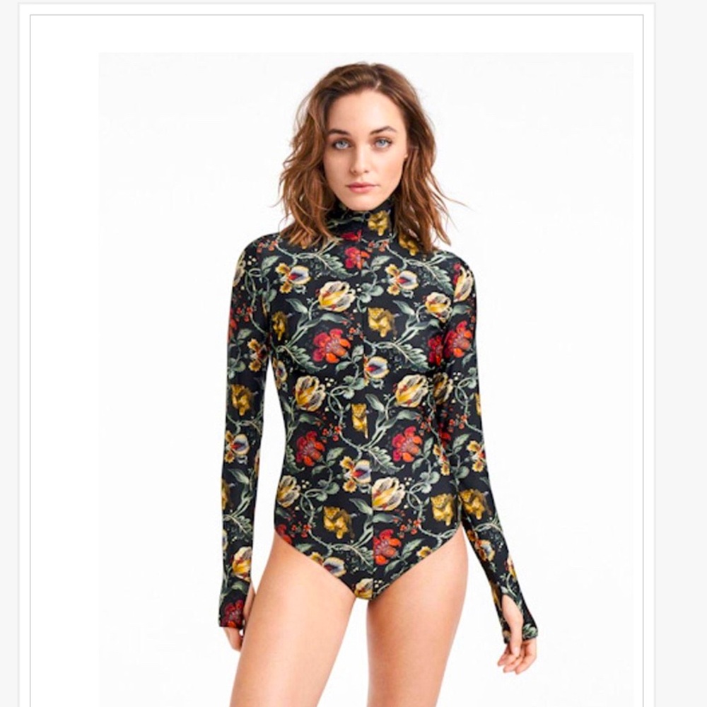 BRAND NEW WOLFORD string Jungle Print bodysuit!